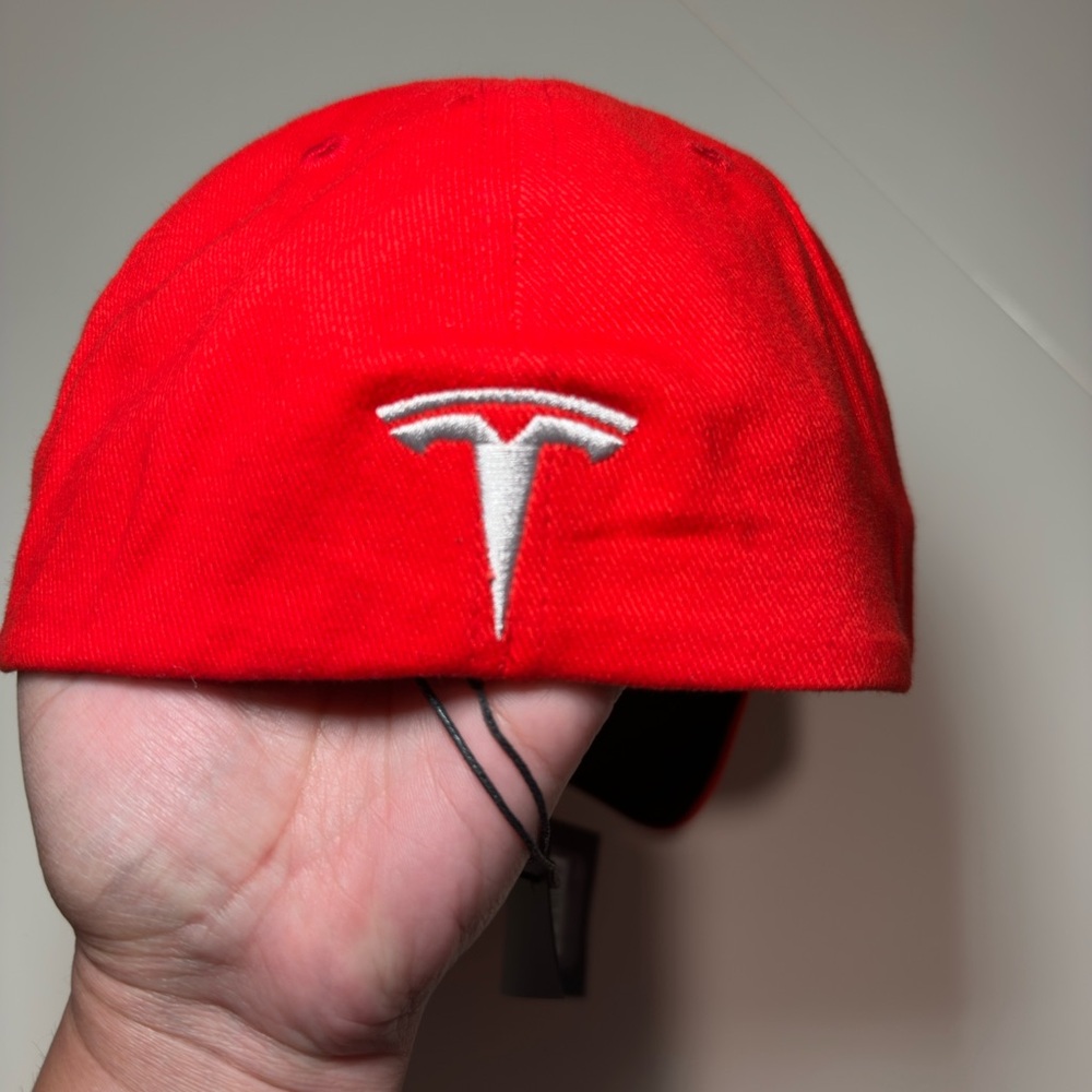 Tesla Red Cap - Picture 2 of 4